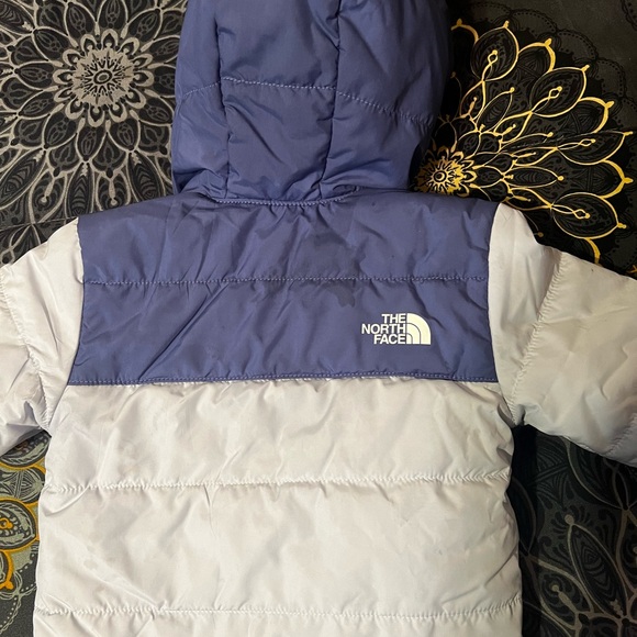 The North Face Infant Coat 6-12M - Picture 4 of 7